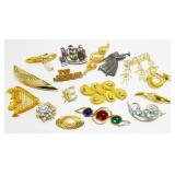 Vintage Costume Brooches .54lbs