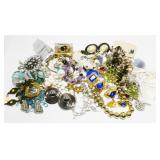 Vtg Costume Jewelry: Wear, Repair, Crafts 1.74lbs