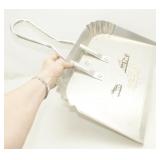 Large 16" Rust-Proof Dust Pan