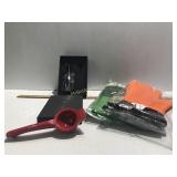 Sabina Wine Opener Kit, Garlic Press And 2 Pairs