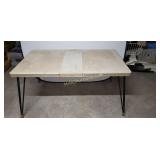 Vintage table with leaf