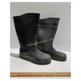 Servus Muck Boots Size 8