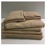 Four bath towels, four washcloths &