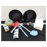 4 Range Keepers, Bowls, Scrubber Brushes