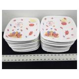 17- 10ct. Disposable Festive Dinner Plates