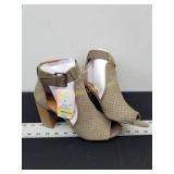 Ladies Size 9 1/2 Casual Heels