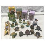 Figurines / Turtles, frogs, ducks and alligators