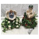 2 Figurines / with flowers