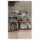Lrg lot assrtd modern hubcaps