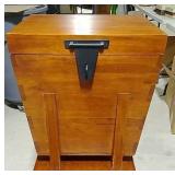 Wooden storage endtable