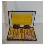 Dessert set w/case