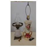 1 swan lamp & 1 frosted lamp