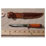 Western 4 1/2" blade orange handle w/ sheath