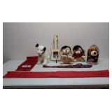 Assorted Elvis collectables