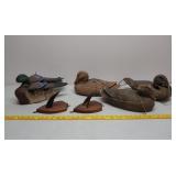 2 mounted horns and decoys