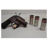 ECCV Model M8 Flare pistol 1942 w/ cartridges