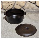 Vintage Cast Iron #12 Dutch Oven
