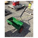 SCOTTS GREEN SEEDER/ SPREADER
