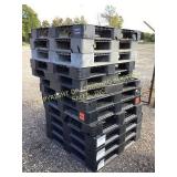 (12) PLASTIC PALLETS