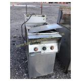 NATURAL GAS COMMERCIAL DEEP FRYER