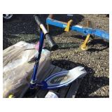 RAZOR SCOOTER W/ CHARGER (WORKS)