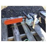 STIHL 020 Chainsaw 
RUNS BUT NEEDS CORD