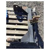 CATERPILLAR 3-POINT QUICK HITCH