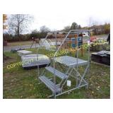 STEEL 3 STEP ROUND LADDER