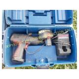 SNAP ON 1/2 DRIVE IMPACT & BATTERY W/ CHARGER