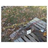 LOADER BUCKET HAY BAIL SPEAR