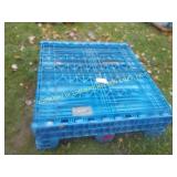 45"X 48" COLLAPSIBLE PLASTIC BIN