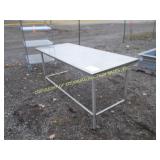 STAINLESS TABLE