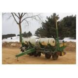 JOHN DEERE 7000 6 ROW NARROW CORN PLANTER