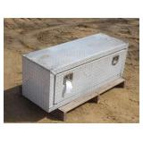 ALUMINUM DIAMOND PLATE TRUCK OR TRAILER TOOLBOX