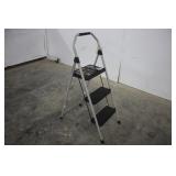 GORILLA LADDERS 3 STEP STEEL STEP LADDER (UNUSED)