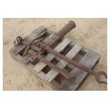 VINTAGE TOOL, PULLER OR STRETCHER