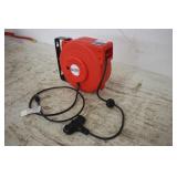 IRONTON 33FT RETRACTABLE EXTENSION CORD REEL