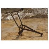 VINTAGE JOHN DEERE HORSE DRAWN BEET PULLER
