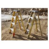 (2) KELLER 4FT FIBERGLASS STEP LADDERS