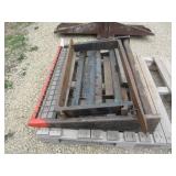 SKID STEER MOUNT PALLET FORKS