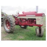 FARMALL 460 LP GAS TRACTOR WITH NARROW FRONT