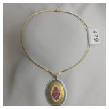 Oval Floral Pendant On Gold-colored Metal