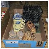 Spode Tea Spoon Holders, Décor