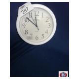 Bulova wall clock, round shape (no battery)