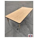 Table, wooden like top with adjustable height