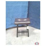 CushionedÂtufted stoolsÂ leather like brown
