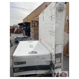 2 pcs; Delta bathtub and shower walls