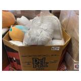 approx 20 pcs; mix pillows and squishmallows