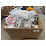 Mix approx 20 pcs; assorted pillows, blankets,