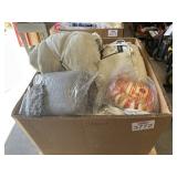 Mix approx 20 pcs; weighted blankets, decorative